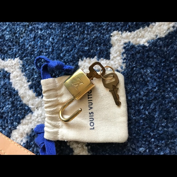 2016 Louis Vuitton Speedy 30 Bandouliere Handbag - Picture 3 of 8